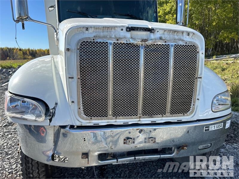 Peterbilt 348 4x2 Utility Truck (Inoperable) Caja abierta/laterales abatibles