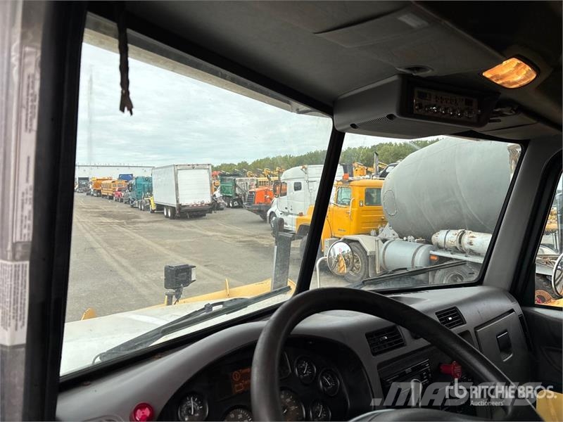 Peterbilt 348 6x4 Snow Plow Truck Pojazdy komunalne