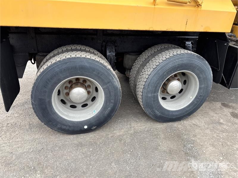 Peterbilt 348 6x4 Snow Plow Truck Pojazdy komunalne