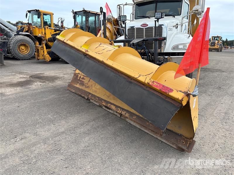 Peterbilt 348 6x4 Snow Plow Truck Pojazdy komunalne