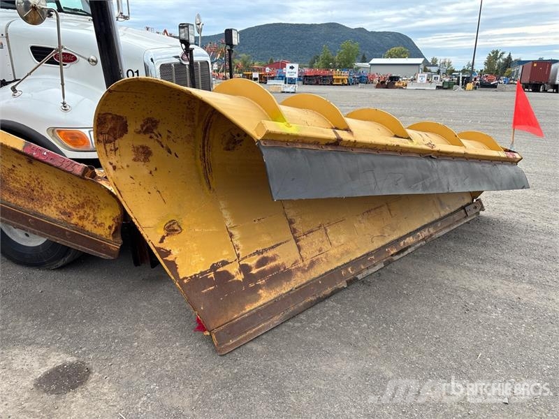Peterbilt 348 6x4 Snow Plow Truck Pojazdy komunalne