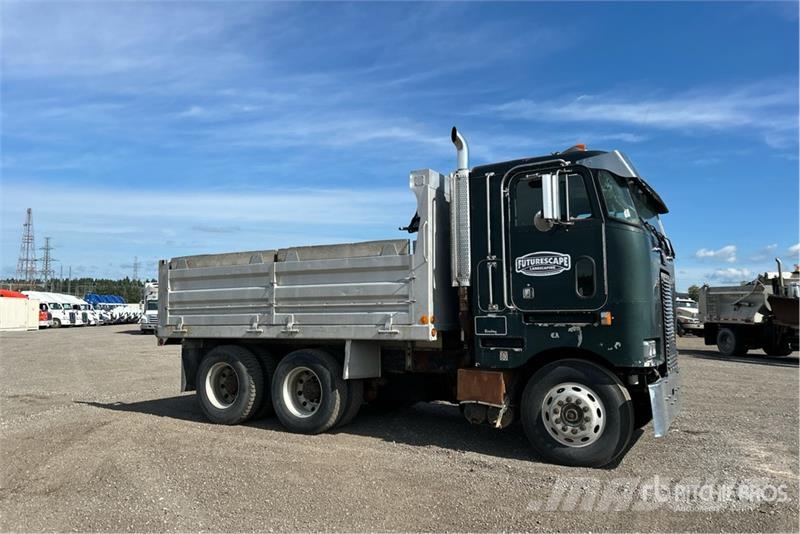 Peterbilt 362 6x4 T/A Dump Truck Sora- ja kippiautot