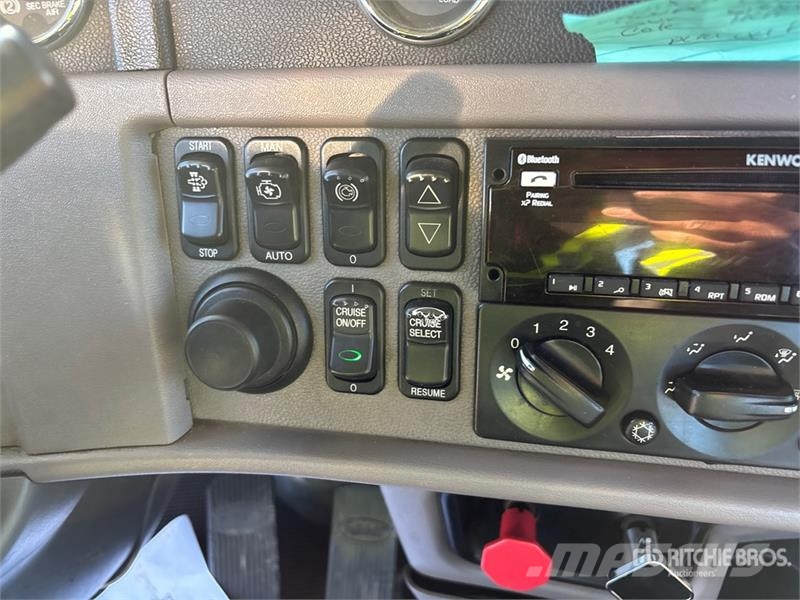 Peterbilt 365 Prime Movers