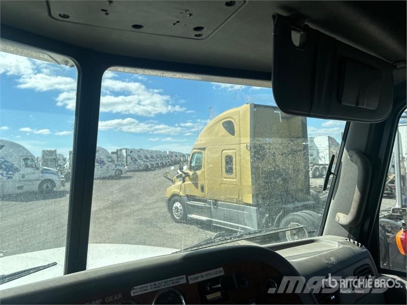 Peterbilt 365 Truck Tractor Units