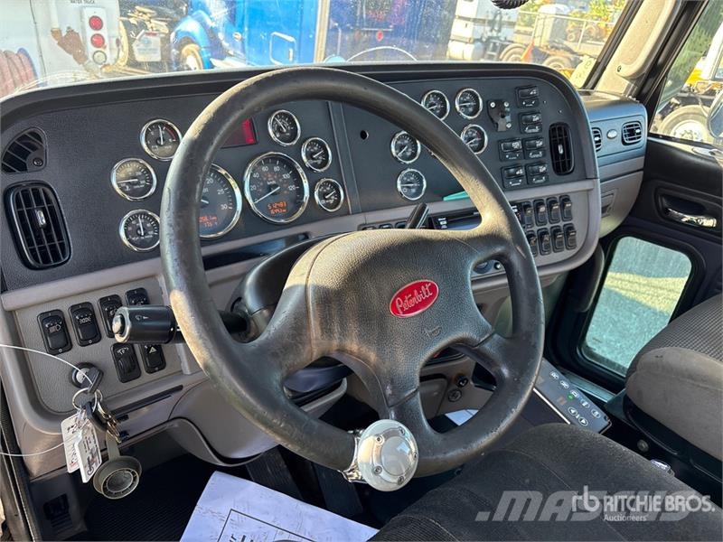 Peterbilt 365 Prime Movers
