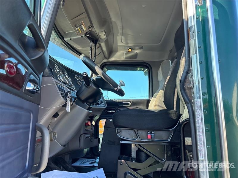 Peterbilt 365 Prime Movers