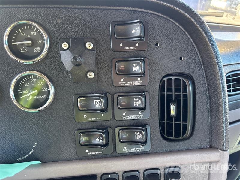 Peterbilt 365 Prime Movers