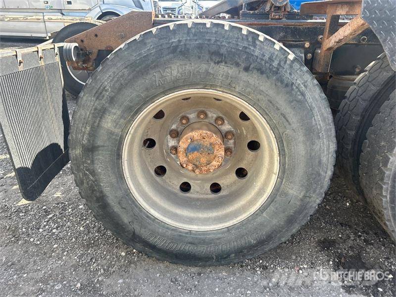 Peterbilt 365 Truck Tractor Units