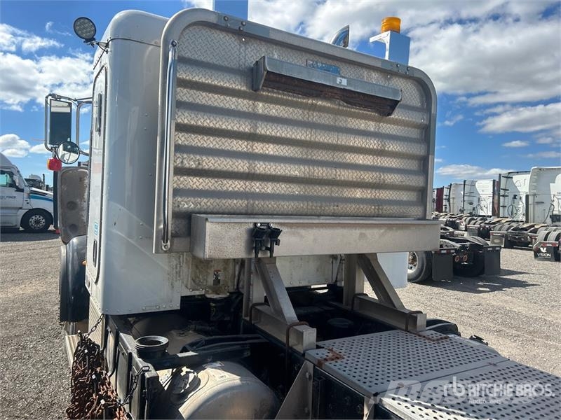 Peterbilt 365 Truck Tractor Units