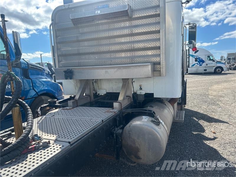 Peterbilt 365 Truck Tractor Units