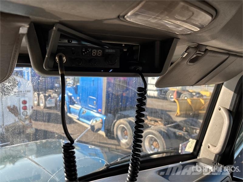 Peterbilt 365 Prime Movers