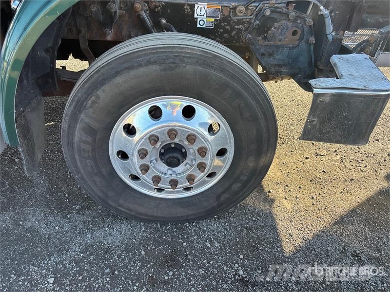 Peterbilt 365 Prime Movers
