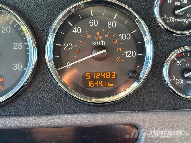 Peterbilt 365 Prime Movers