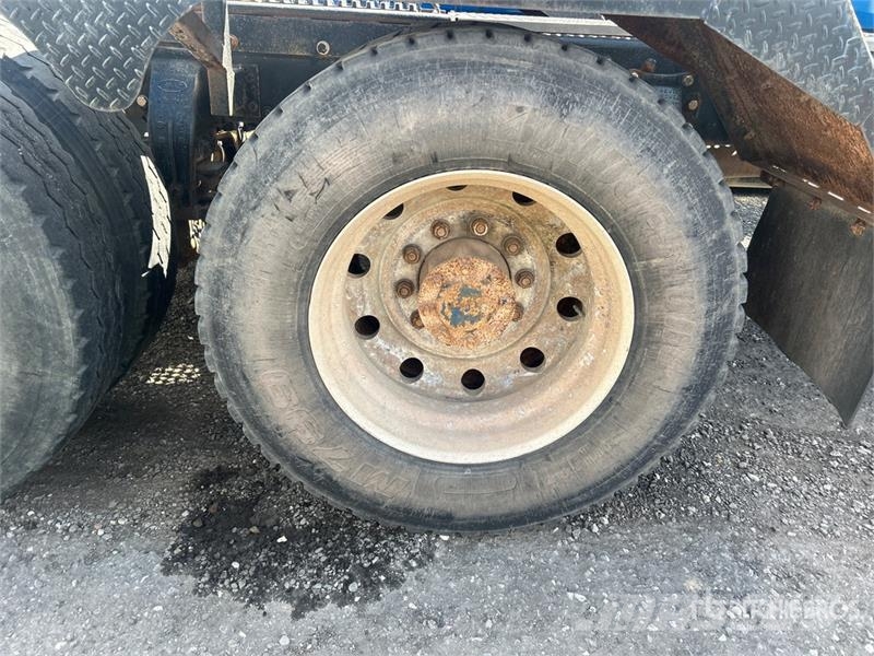 Peterbilt 365 Truck Tractor Units