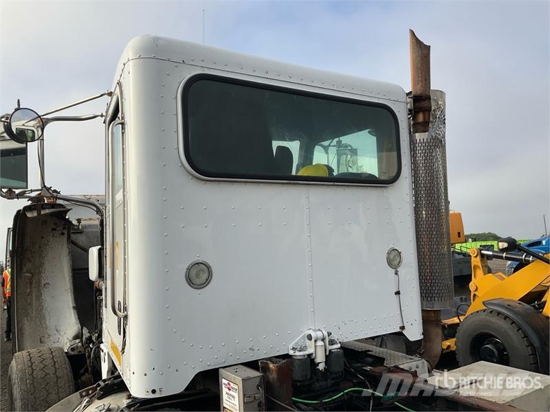 Peterbilt 365 8x4 Cab and Chassis Kabine i unutrašnjost