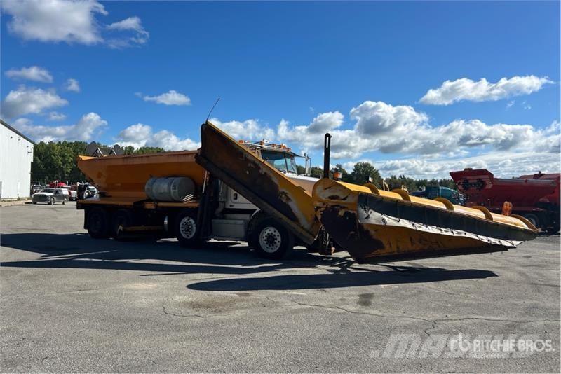 Peterbilt 365 8x4 Snow Plow Truck Municipal/vehicul cu uz general