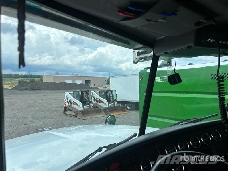 Peterbilt 367 Prime Movers