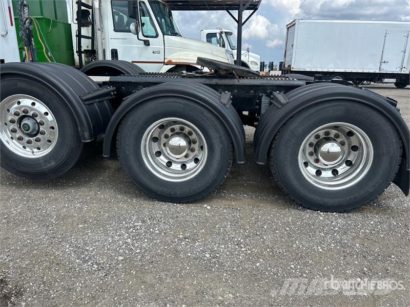 Peterbilt 367 Prime Movers