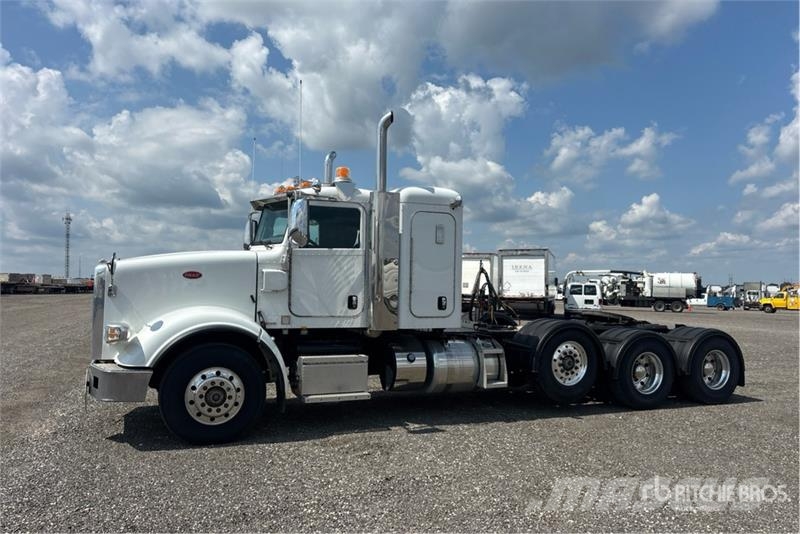 Peterbilt 367 Prime Movers