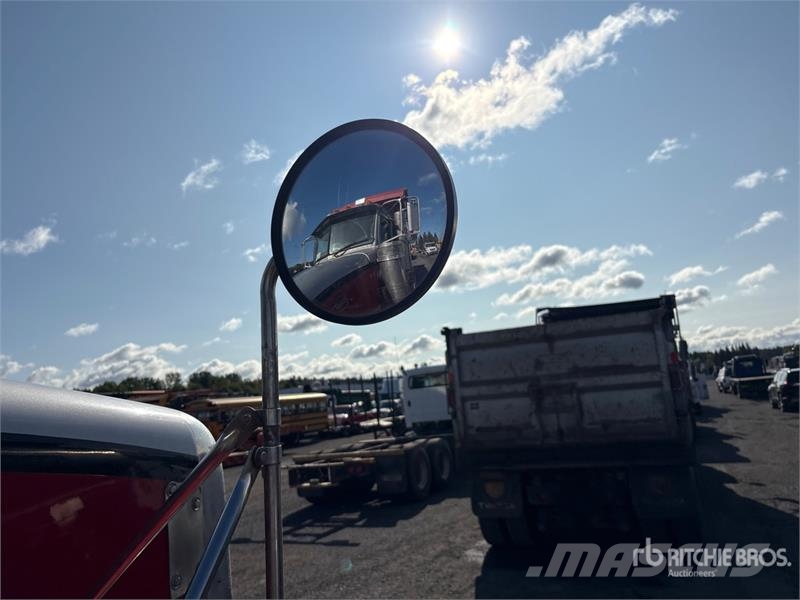 Peterbilt 367 Savivarčių priekabų vilkikai