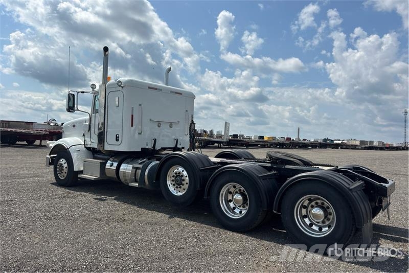 Peterbilt 367 Prime Movers