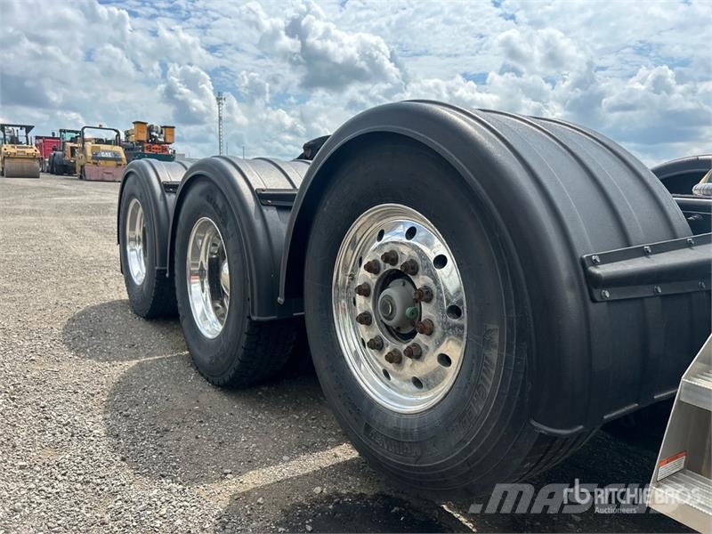 Peterbilt 367 Prime Movers