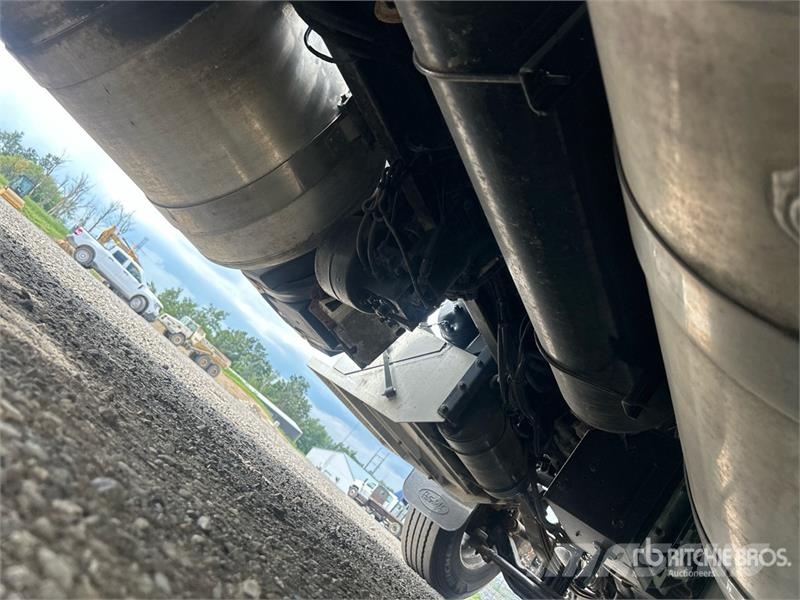 Peterbilt 367 Prime Movers
