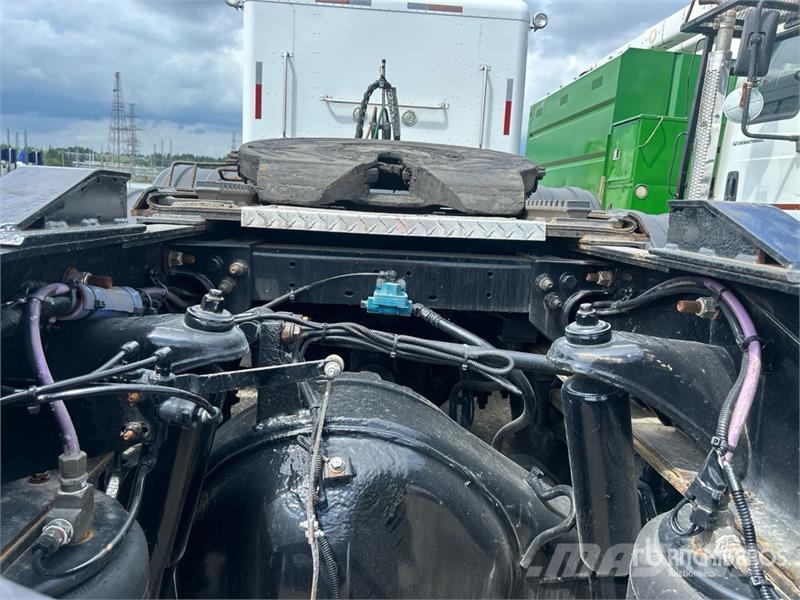 Peterbilt 367 Prime Movers