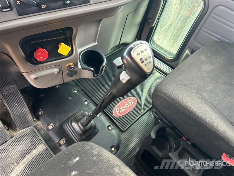 Peterbilt 367 Vetopöytäautot