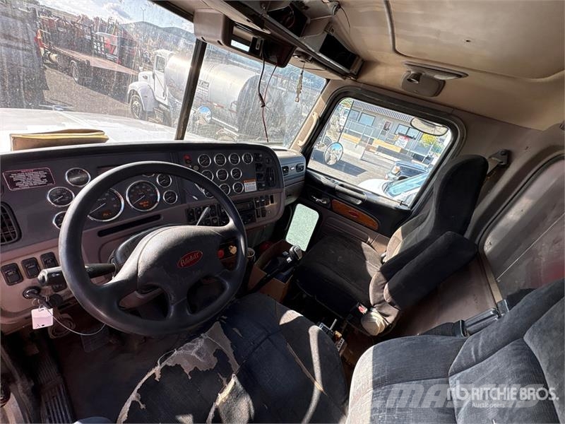 Peterbilt 367 Savivarčių priekabų vilkikai