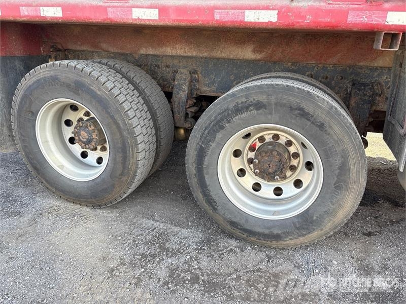 Peterbilt 367 Savivarčių priekabų vilkikai