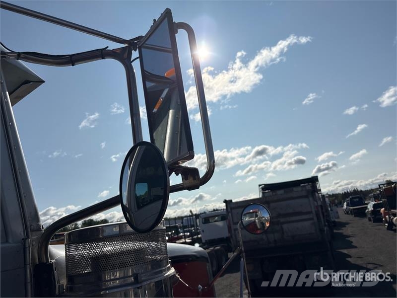 Peterbilt 367 Savivarčių priekabų vilkikai