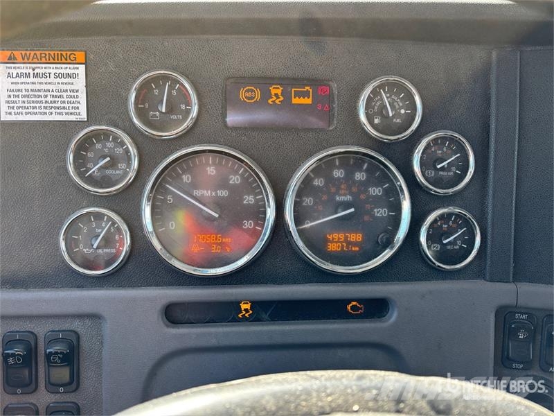 Peterbilt 384 Camiones tractor