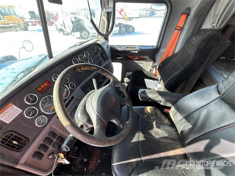 Peterbilt 384 Camiones tractor