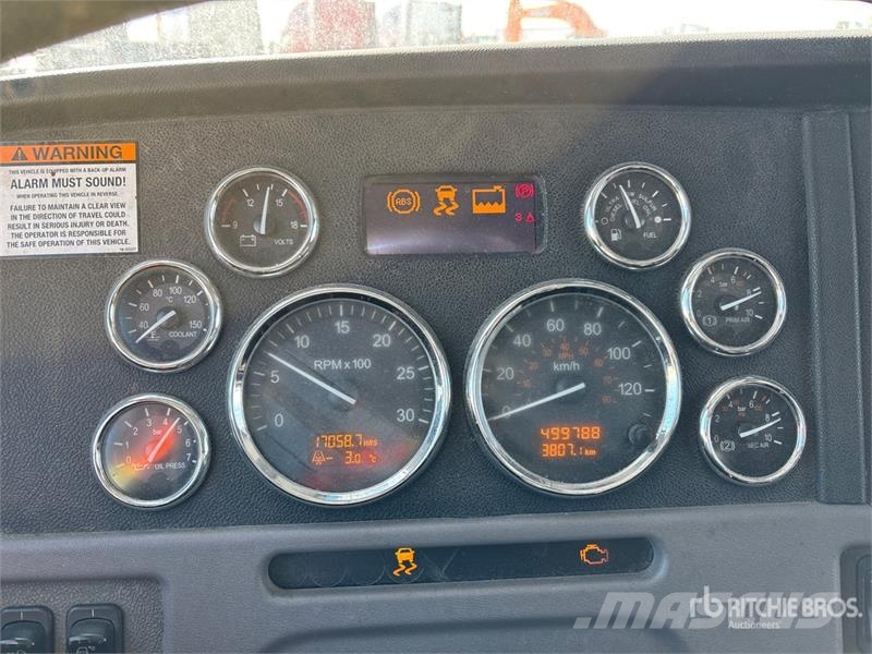 Peterbilt 384 Camiones tractor