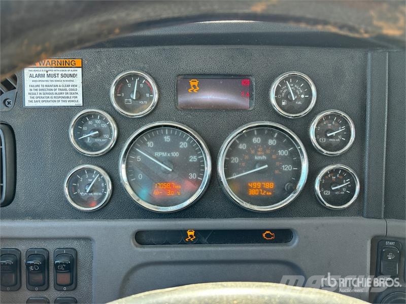 Peterbilt 384 Camiones tractor