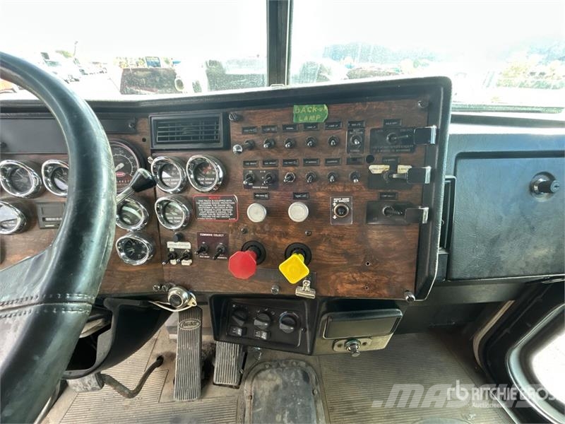 Peterbilt 385 Tipper trucks