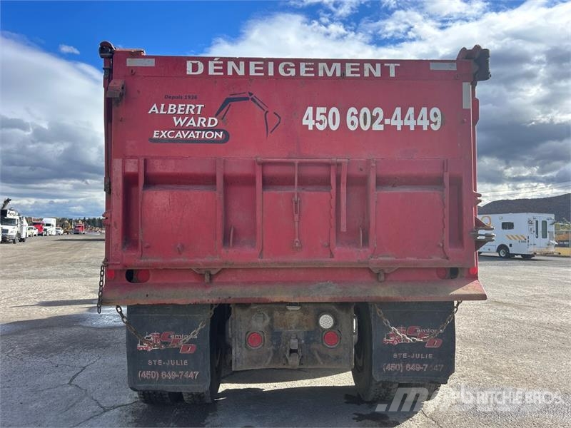 Peterbilt 385 Tipper trucks