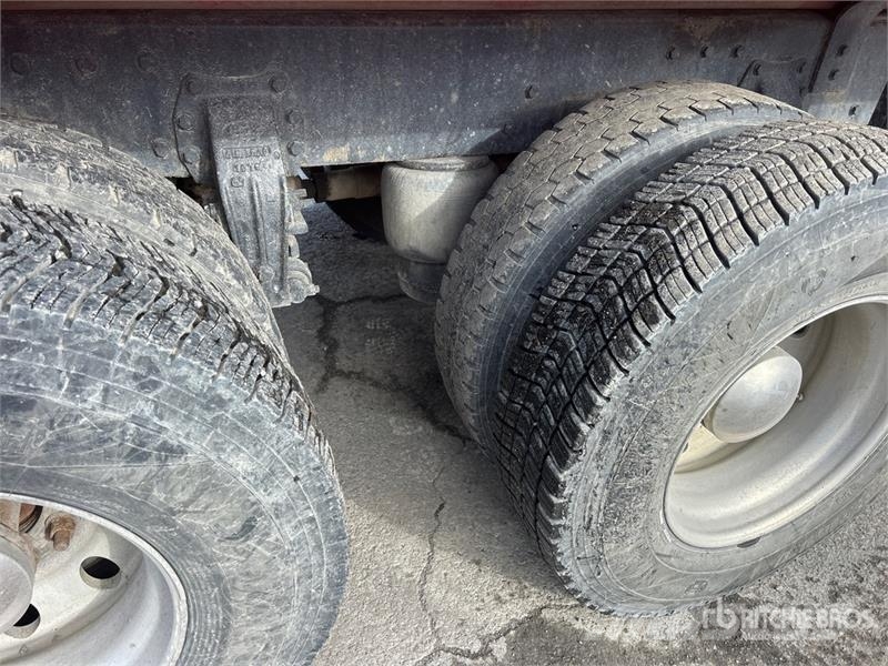 Peterbilt 385 Tipper trucks