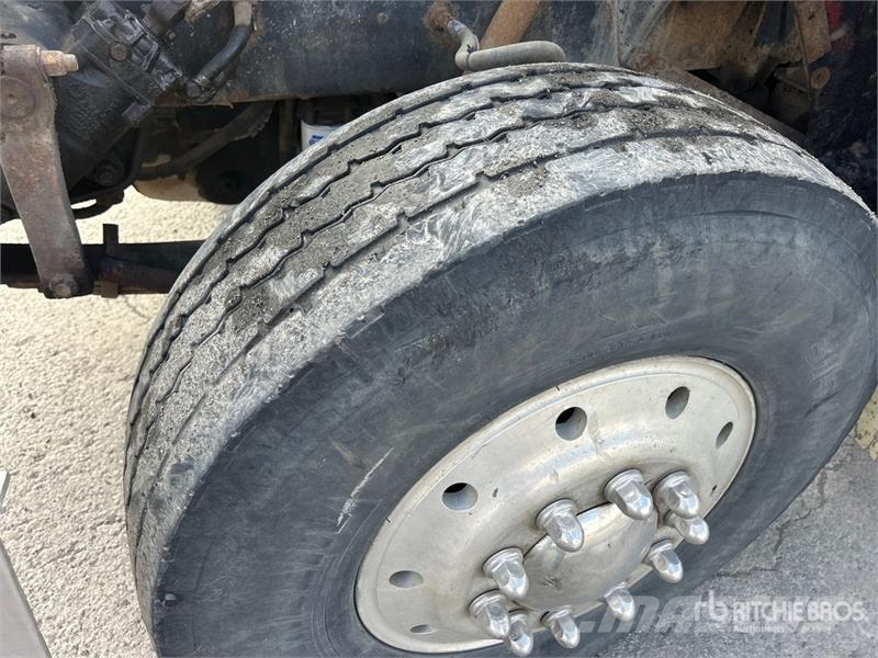 Peterbilt 385 Tipper trucks