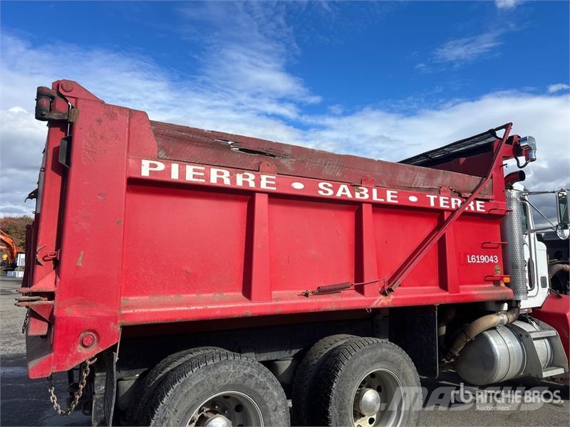 Peterbilt 385 Tipper trucks