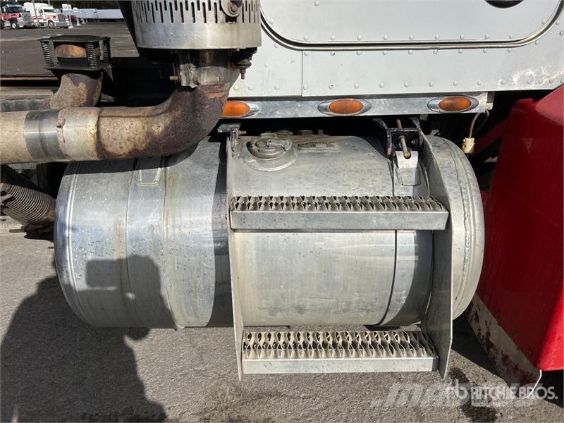 Peterbilt 385 Tipper trucks