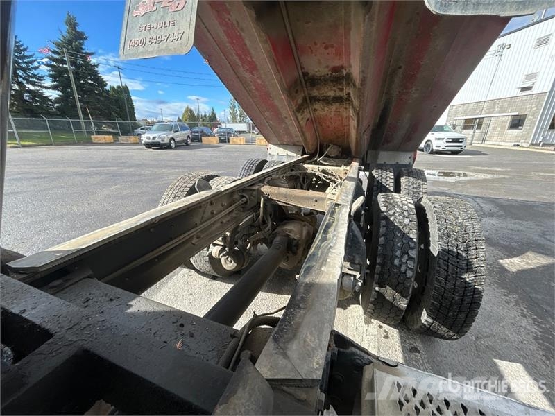 Peterbilt 385 Tipper trucks