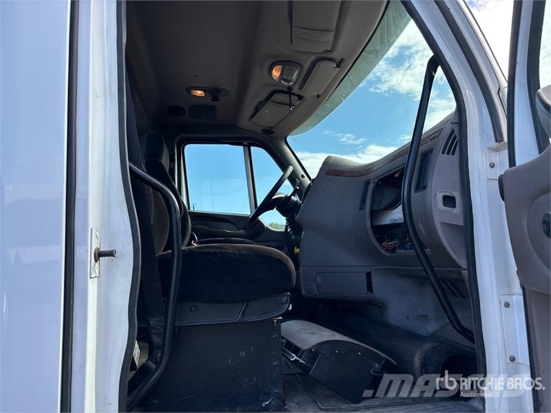 Peterbilt 387 6x4 Cab and Chassis Cabine en interieur