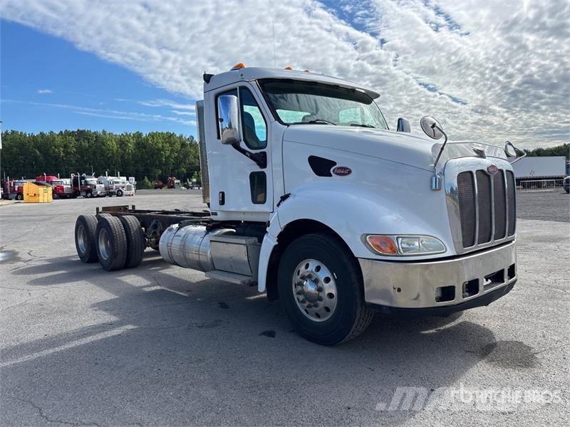 Peterbilt 387 6x4 Cab and Chassis Cabine en interieur