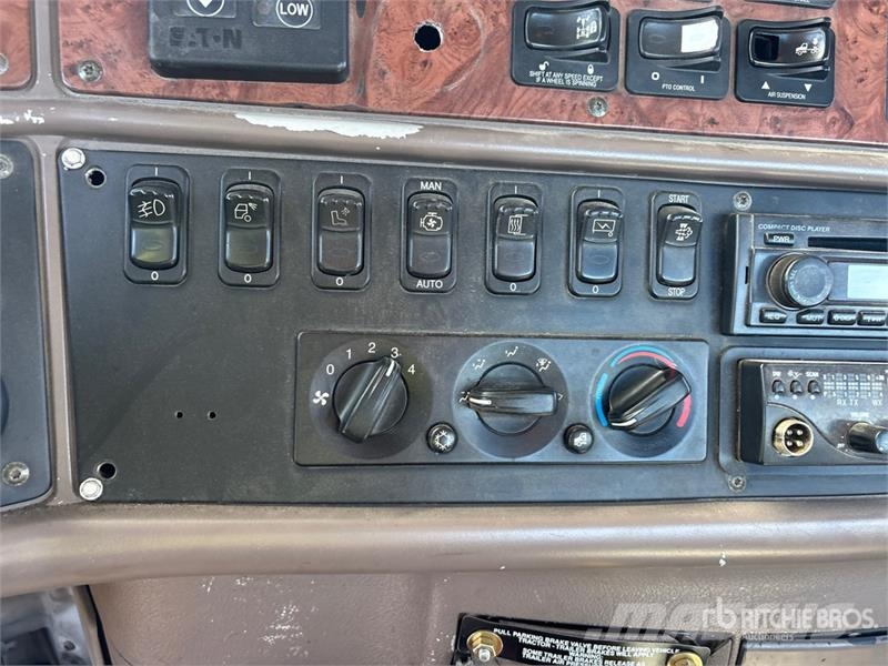 Peterbilt 387 6x4 Cab and Chassis Cabine en interieur