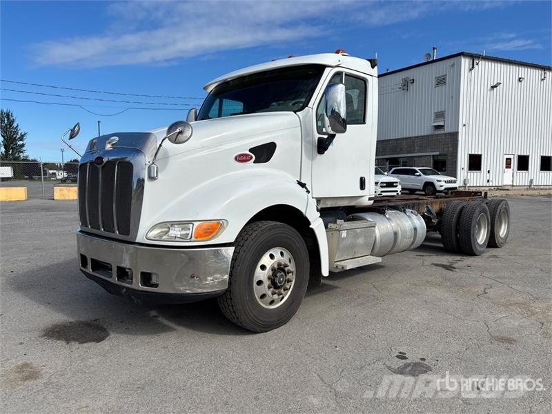 Peterbilt 387 6x4 Cab and Chassis Cabine en interieur