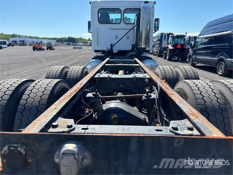 Peterbilt 387 6x4 Cab and Chassis Cabine en interieur
