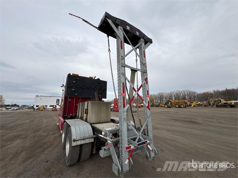 Peterbilt 387 6x4 Sleeper Attenuator Truck Tienhoitoautot