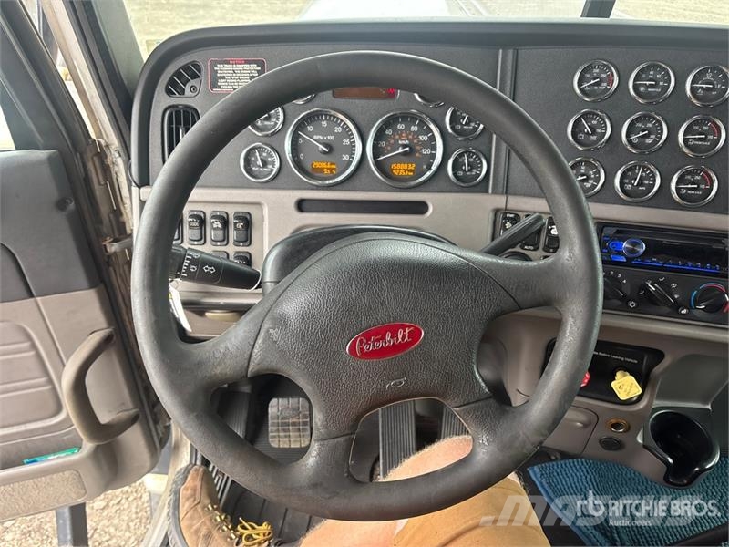 Peterbilt 388 Autotransporteri